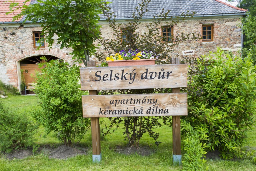 Апартаменты Selsky Dvur Каёв Экстерьер фото
